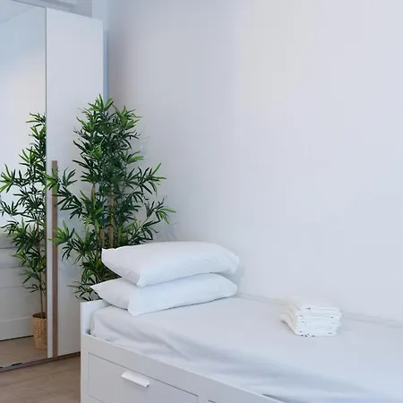 Apartment Kai- A 200m Dal Mare Di Roma, *