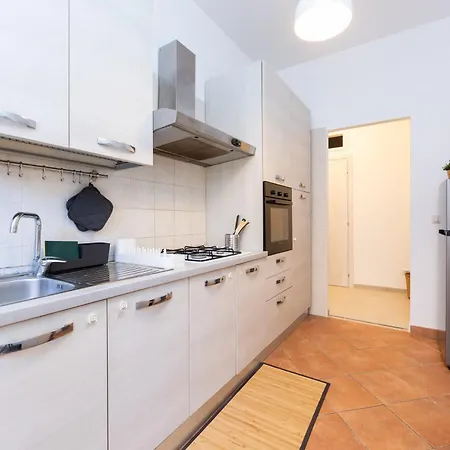 Apartment Kai- A 200m Dal Mare Di Roma, *
