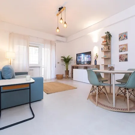 Apartment Kai- A 200m Dal Mare Di Roma, *